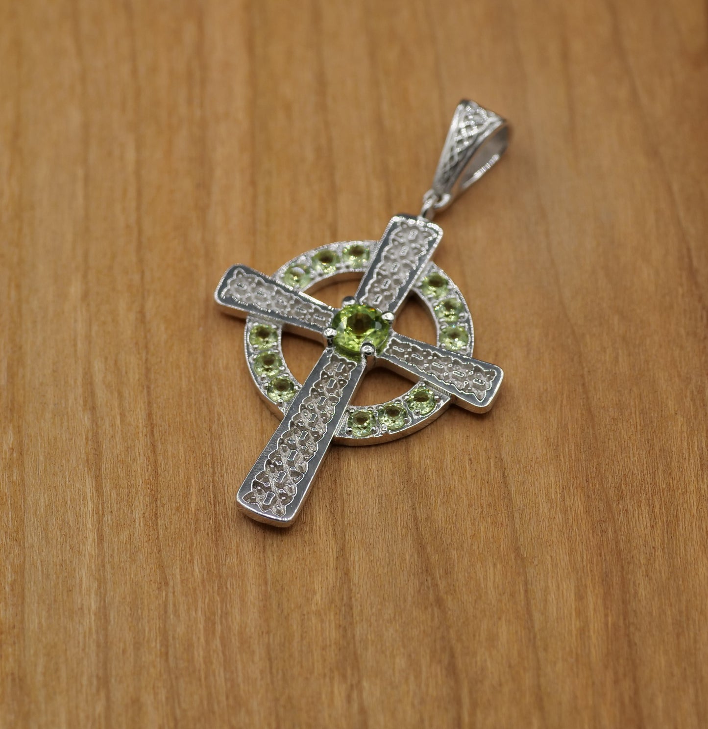 The Celtic Cross Pendant in Peridot